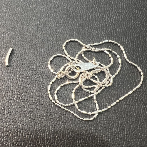 金・貴金属ネックレス K18WG チェーンネックレスとスクラップを買取