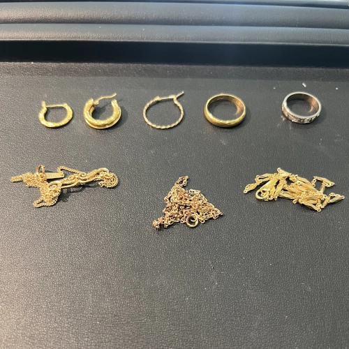 22金 K18 ピアス ネックレス等多数を買取