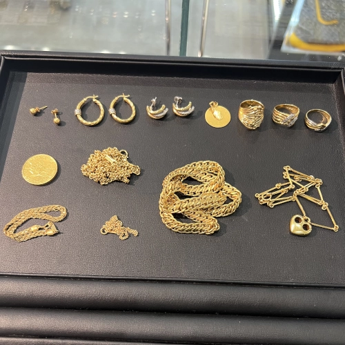 18金 K18 リング ピアス ネックレス等を買取