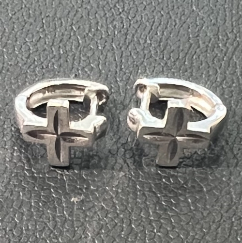金・貴金属ピアス・イヤリング ミニフープ 十字ピアスを買取