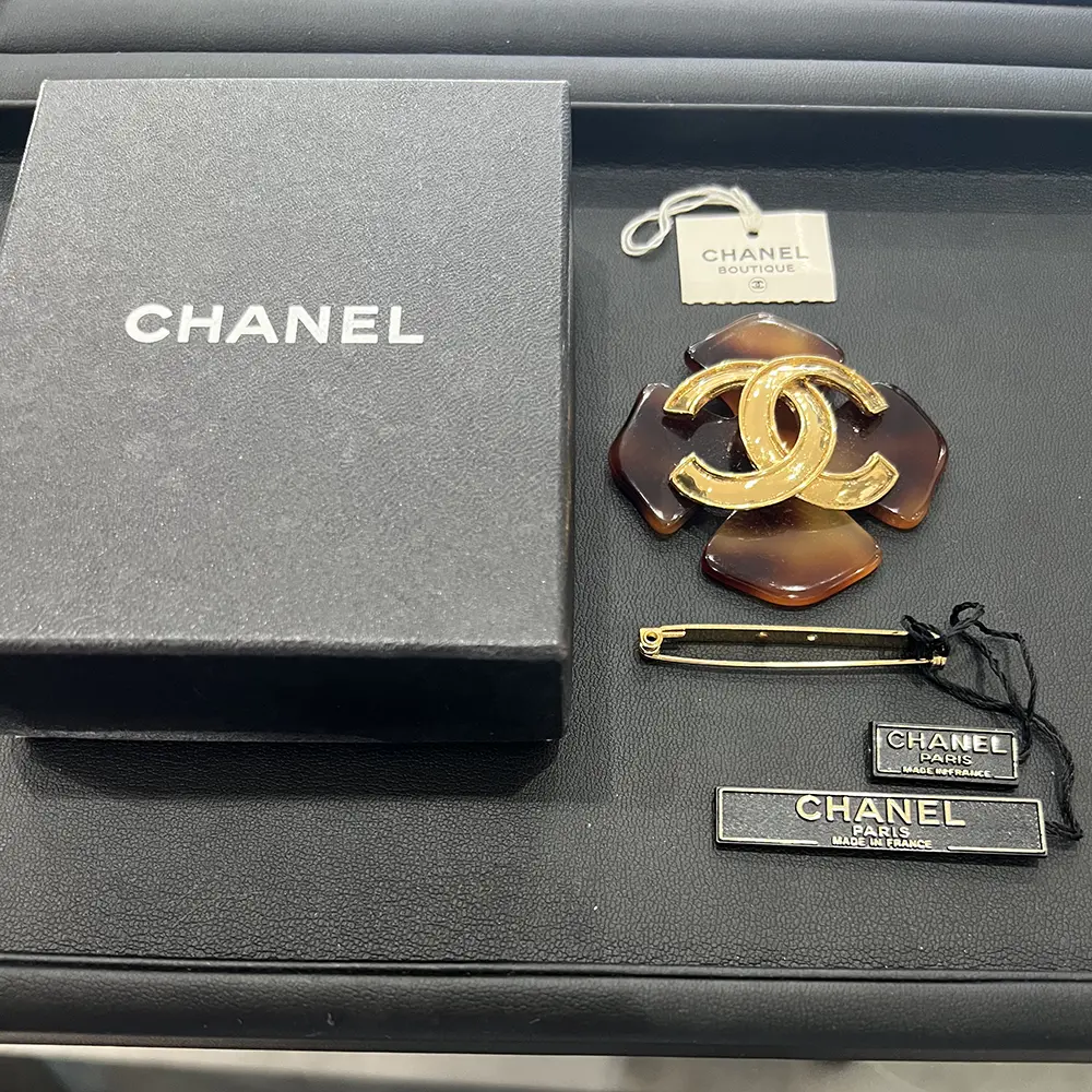 シャネル CHANEL ビンテージ ココマーク べっ甲 ブローチを買取