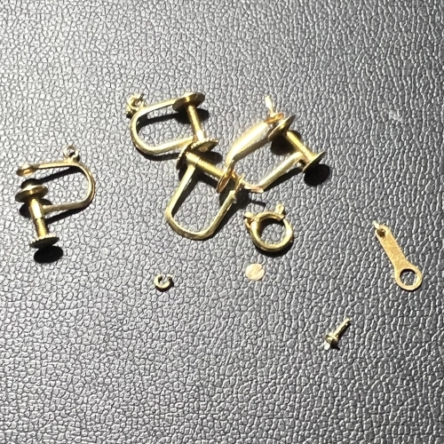 18金 K18 イヤリングと留め具部分を買取